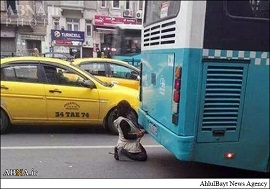 تصویر کودکی که مردم ترکیه را به واکنش واداشت